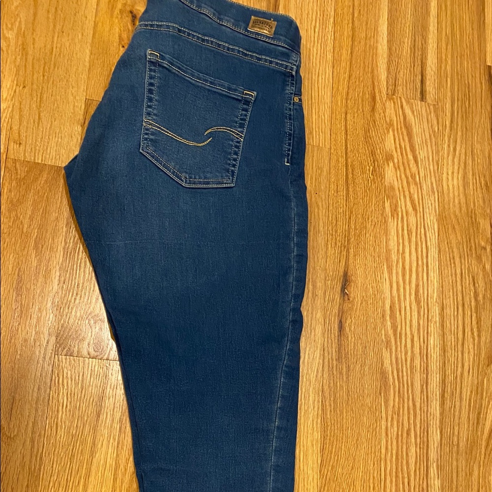 Levi pull on skinny size 12